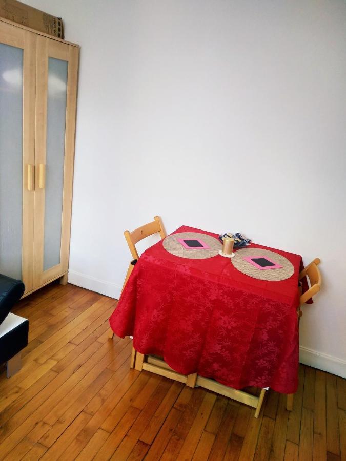Appartement Joli studio chaleureux, à louer entièrement à Montrouge Extérieur photo